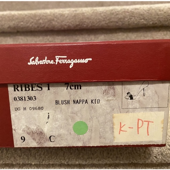 Authentic Brand New Salvatore Ferragamo Vara Bow Open toe Pumps Heels - Picture 4 of 6